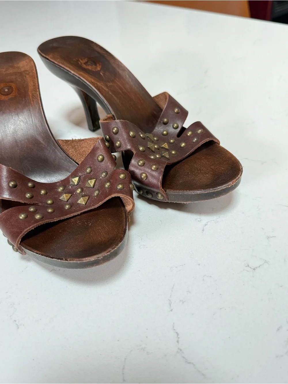 N/A brown leather